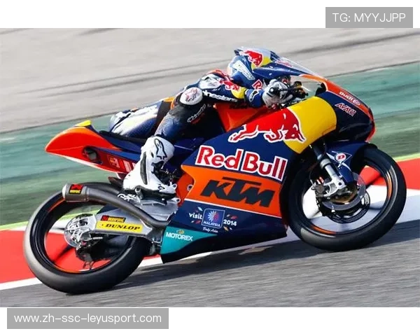 MotoGP车手专注刹车点控制训练，绕圈稳定性增强