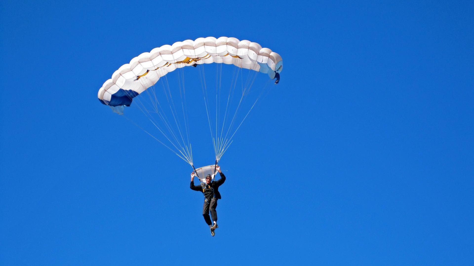 乐鱼（中国）体育官方网站-冠军球队球员参与运动康复志愿服务传递关爱理念，篮球运动员康复训练